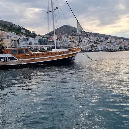 Toni * Saranda