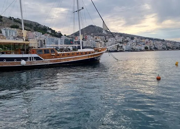 Toni * Saranda